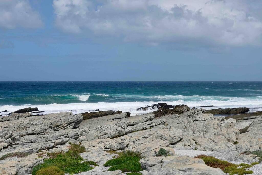 Whales & Waves Villa Hermanus Exterior photo